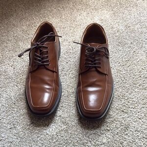Stylish, comfortable, versatile dress shoes in a beautiful shade of brown.